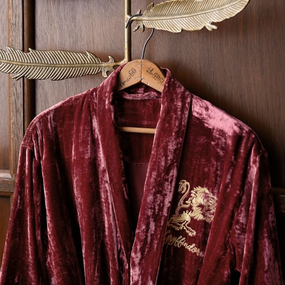 Gryffindor Burgundy Velvet Robe Harry Potter Gryffindor Robe - Pottery Barn Teen - Picture 2 of 7